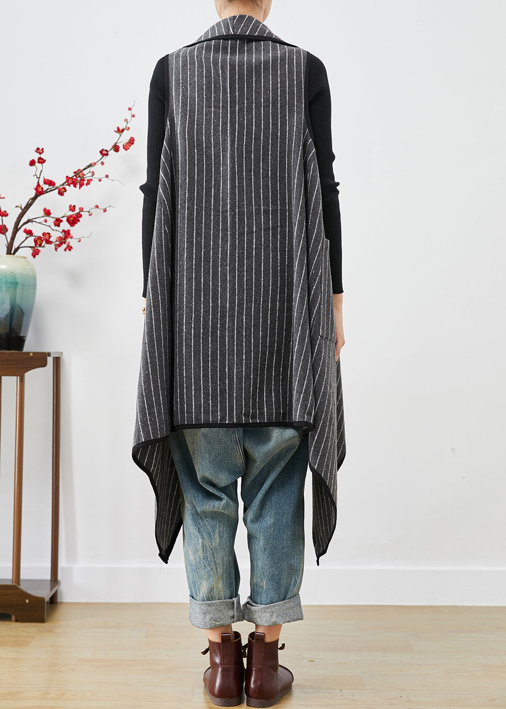 Effortlessly Elegant Garment with a Timeless Design