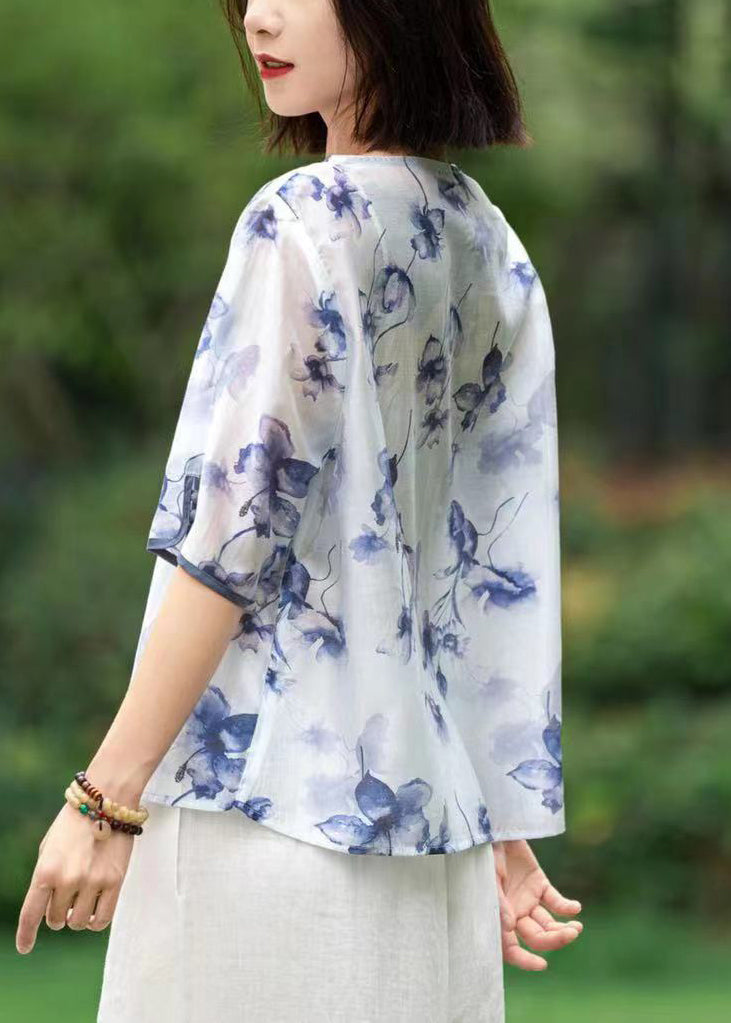Classic Vintage Shirt with a Flattering Fit