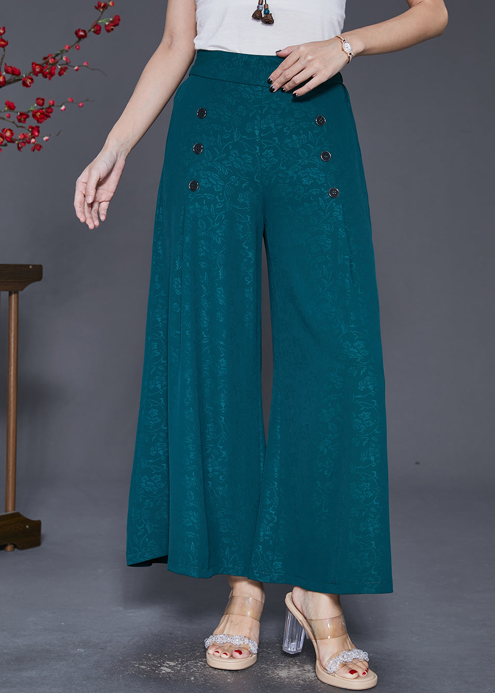Sophisticated Pants with a Clean Classic Look
