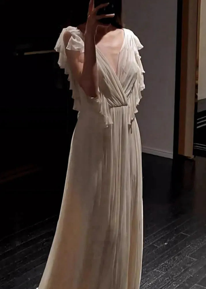 Beautifully Finished Dress in a Timeless Design