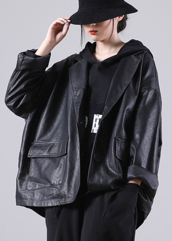 Well Tailored Coat with a Graceful Silhouette