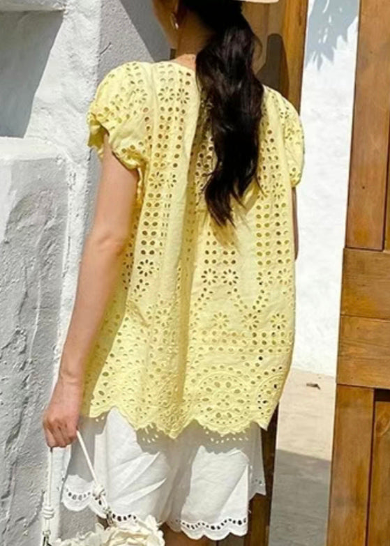 Effortlessly Elegant Top with a Timeless Design