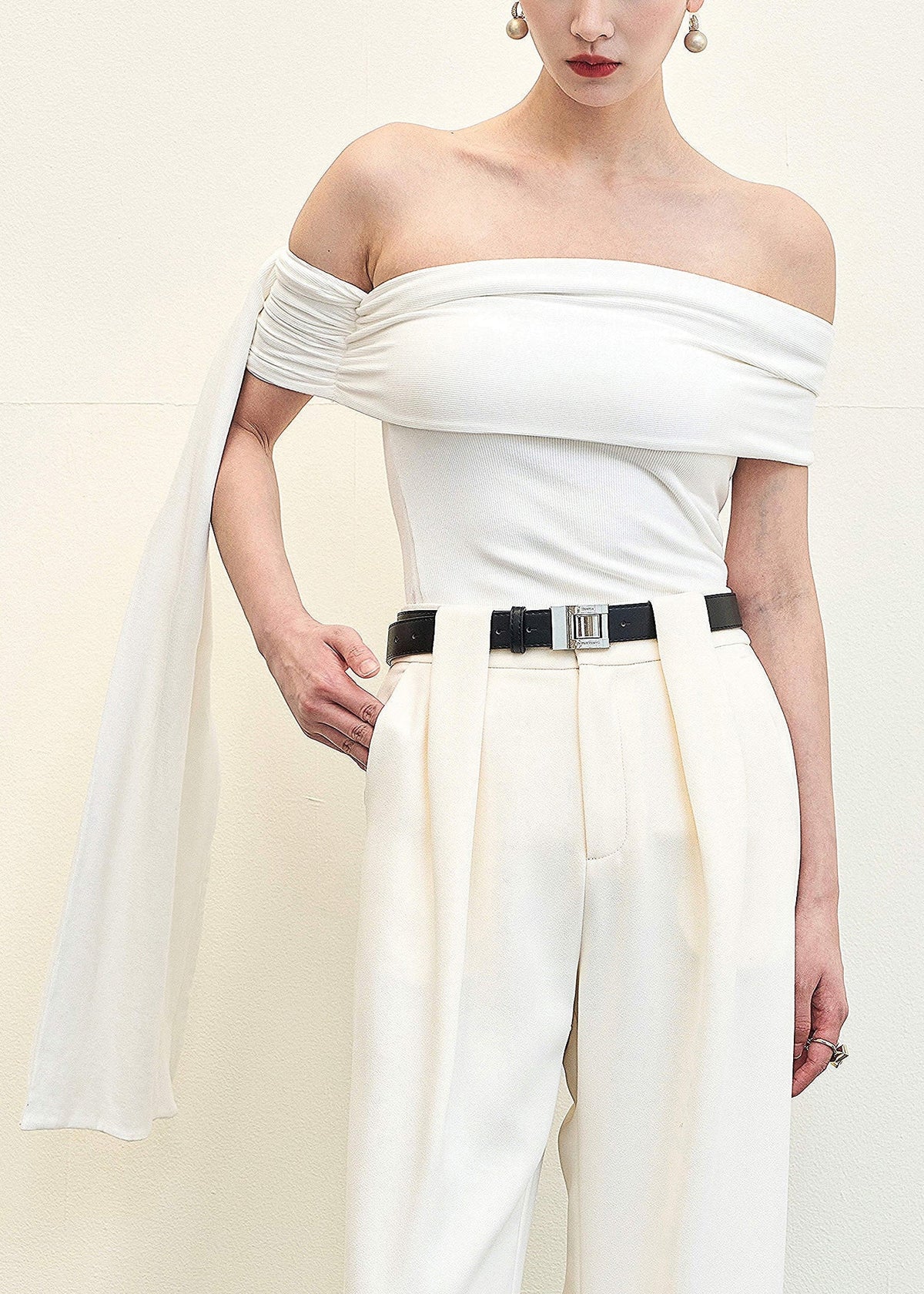 Well Tailored Top with a Graceful Silhouette
