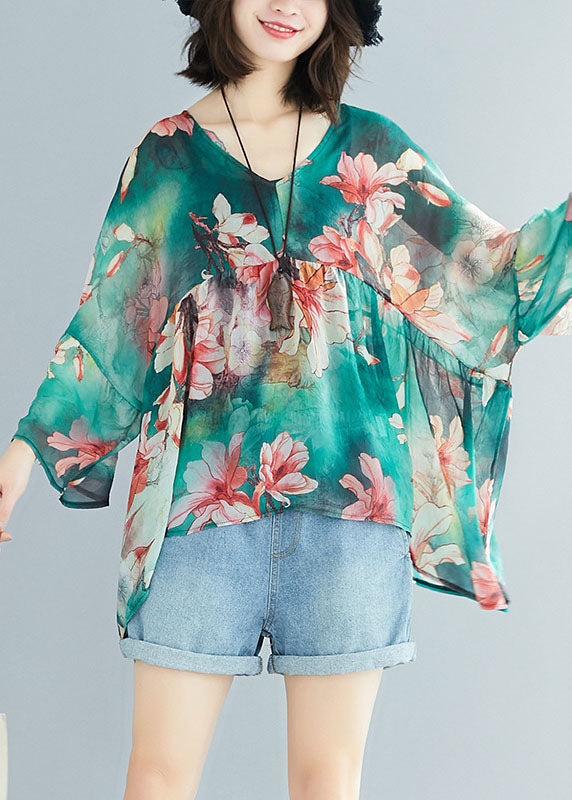 Effortlessly Elegant Top with a Timeless Design