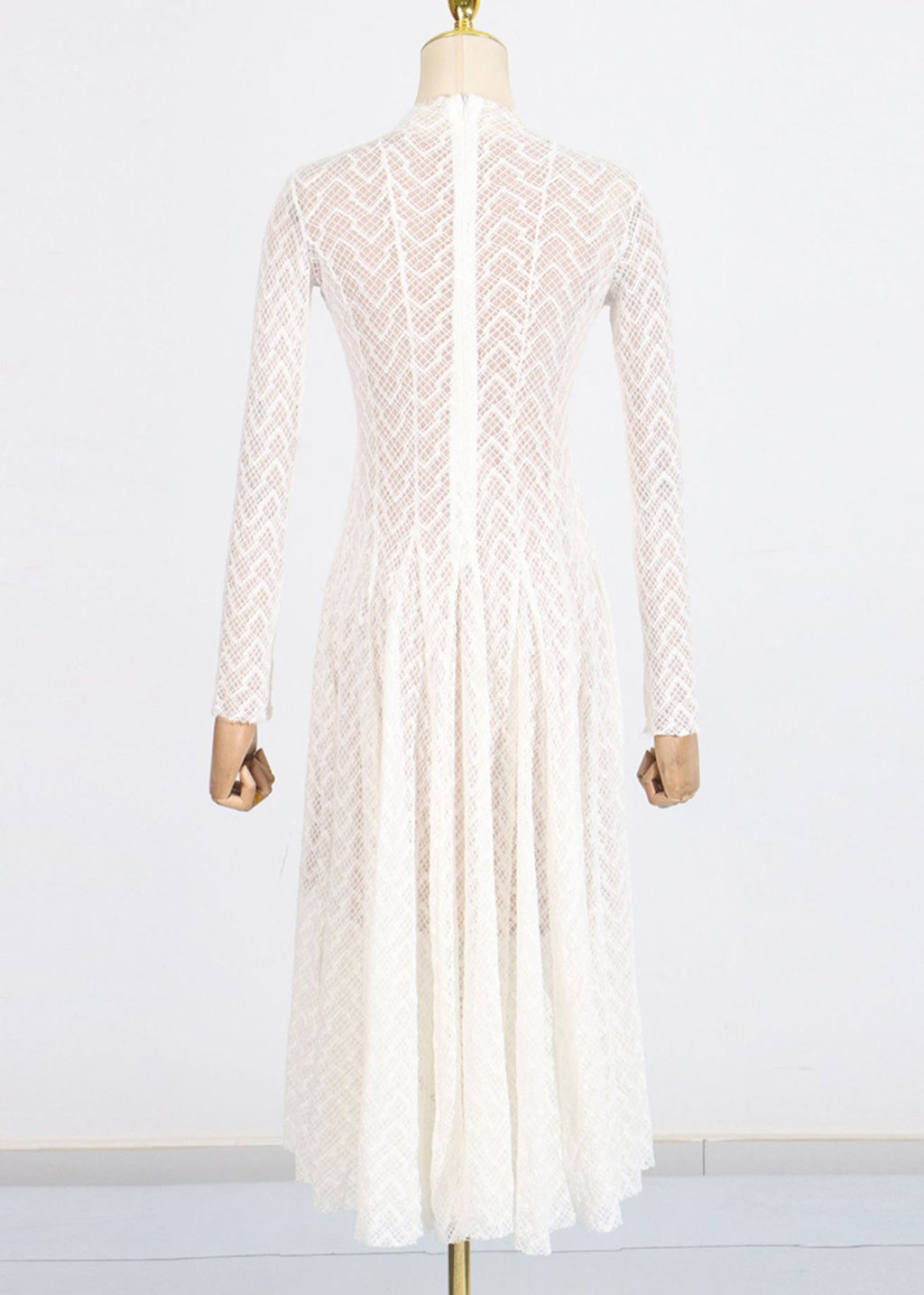 Beautifully Finished Dress in a Timeless Design