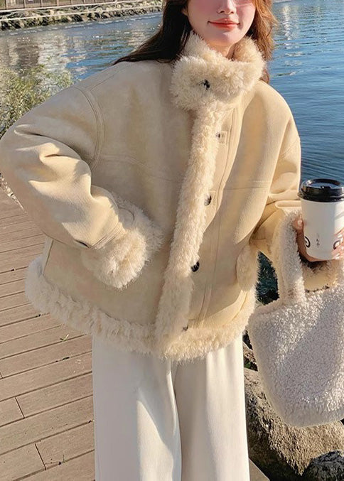 Gracefully Styled Coat for Any Occasion