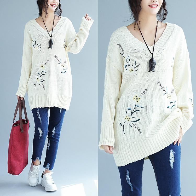 Effortlessly Elegant Sweater with a Timeless Design