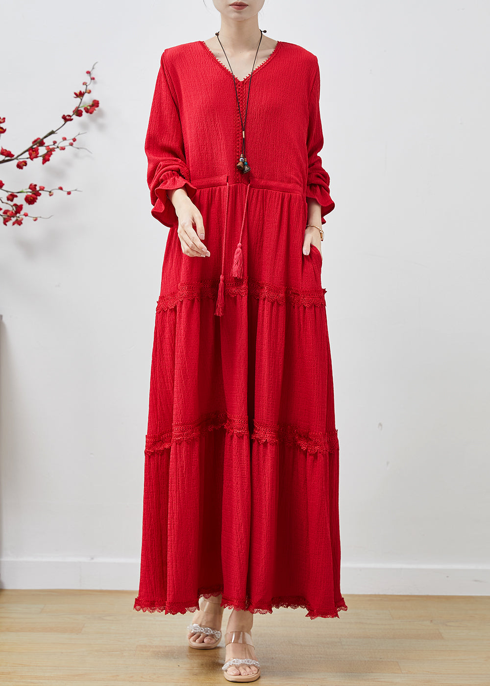 Effortlessly Elegant Dress with a Timeless Design