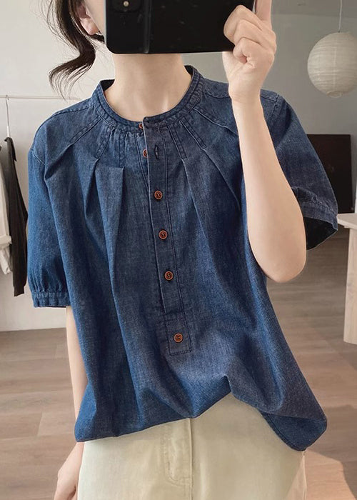 Classic Vintage Shirt with a Flattering Fit