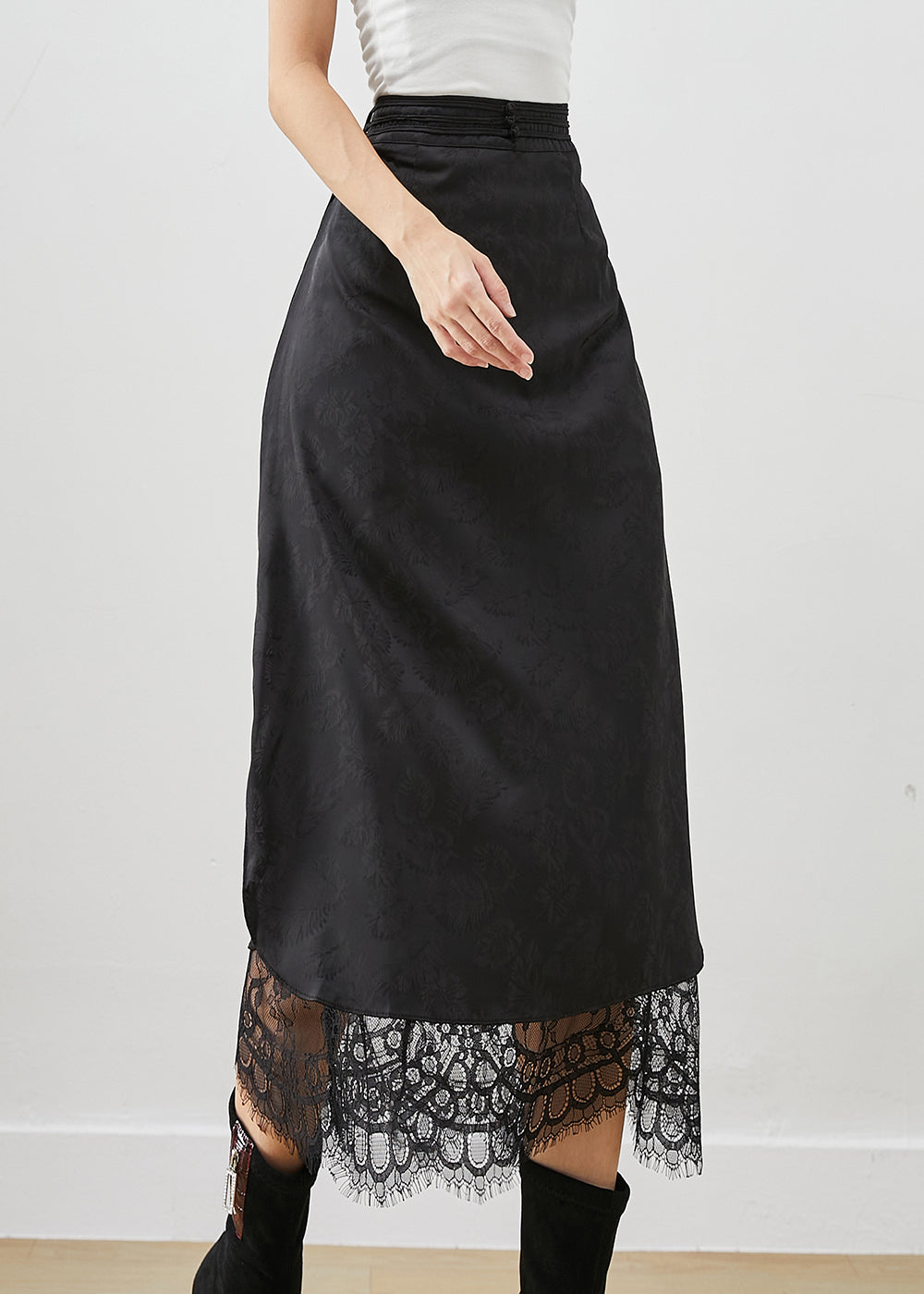 Beautifully Finished Garment in a Timeless Design