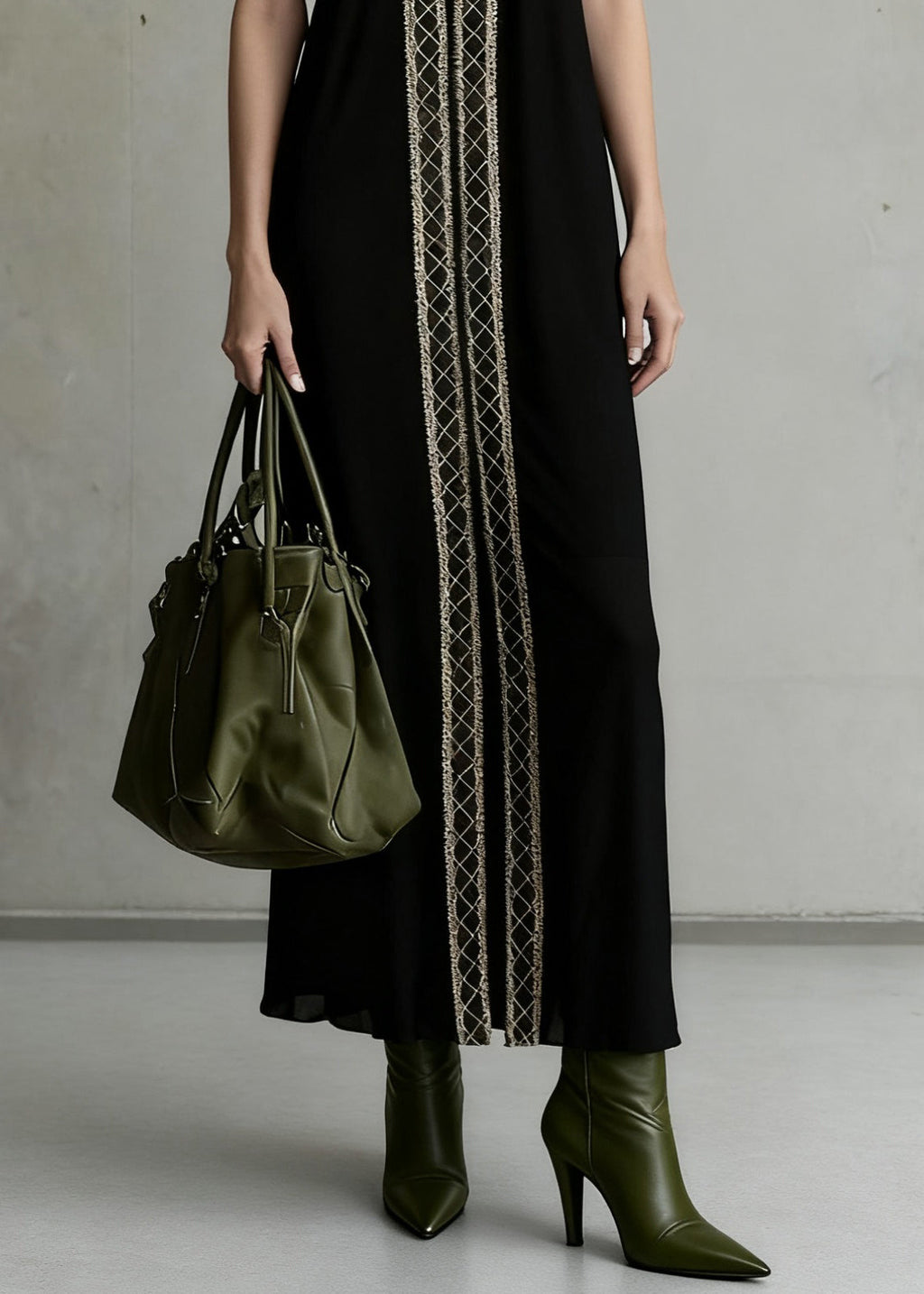 Beautifully Finished Dress in a Timeless Design