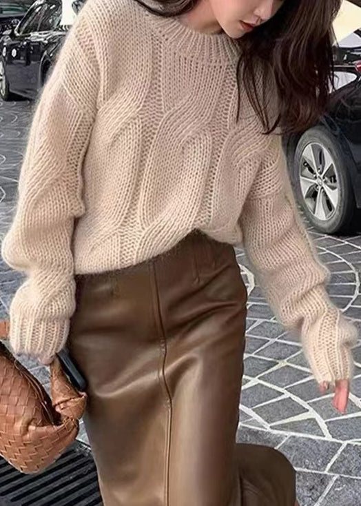 Effortlessly Elegant Sweater with a Timeless Design