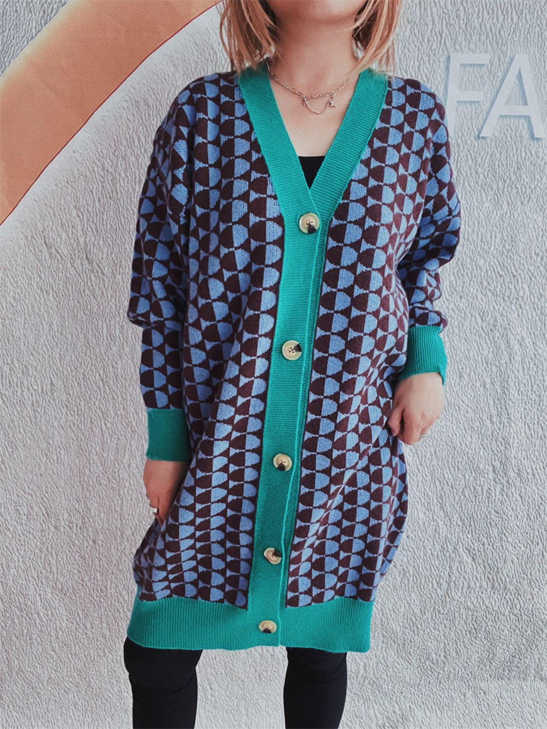 Effortlessly Elegant Cardigan with a Timeless Design