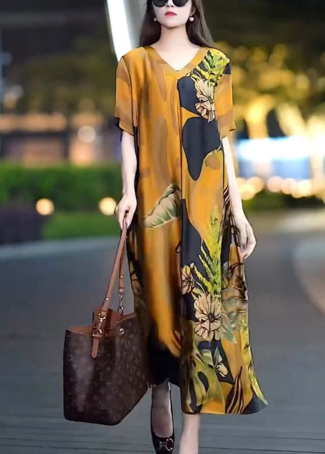 Classic Vintage Dress with a Flattering Fit