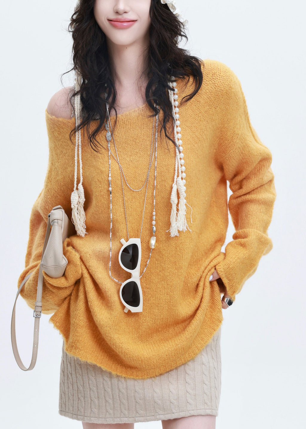 Well Tailored Sweater with a Graceful Silhouette