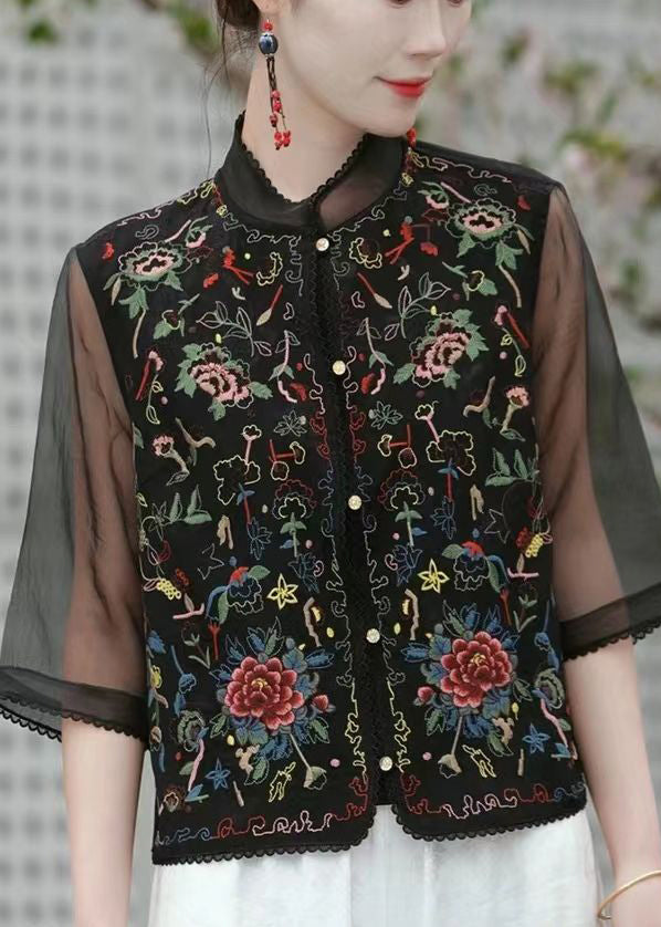 Effortlessly Elegant Top with a Timeless Design