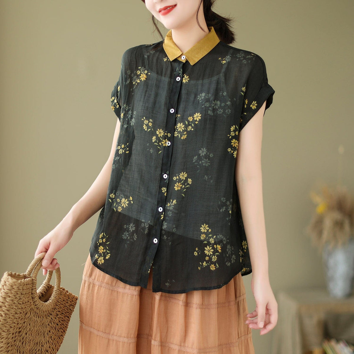 Sophisticated Blouse with a Clean Classic Look
