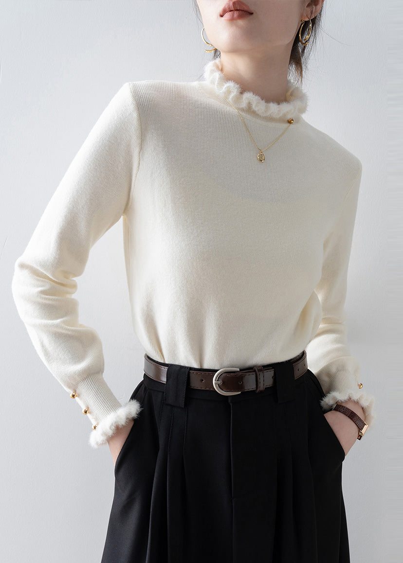 Effortlessly Elegant Sweater with a Timeless Design