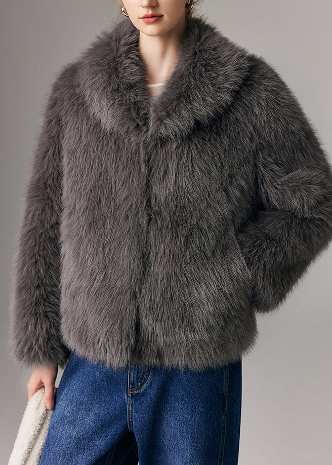 Elegantly Styled Coat for Everyday Wear