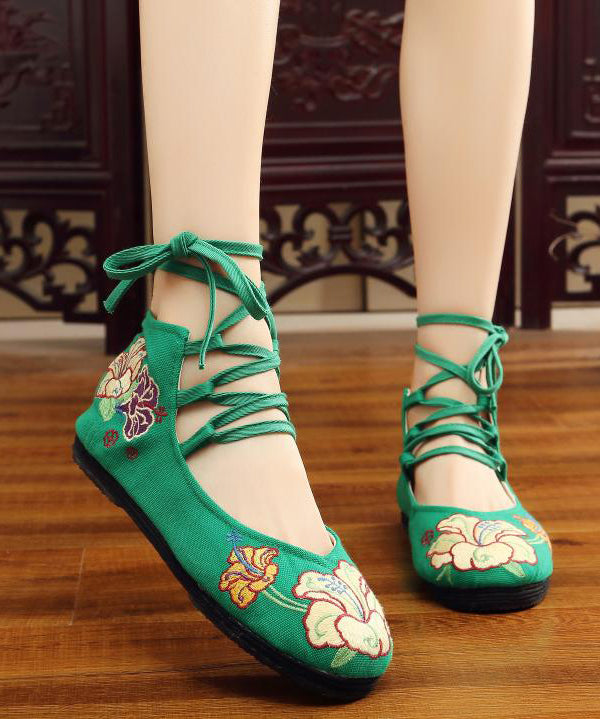 Chic Orthopedic Flats with Unique Design