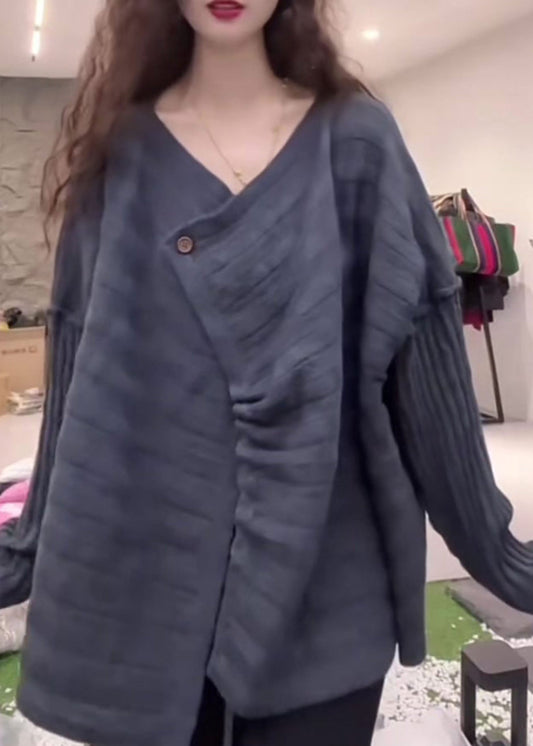 Well Tailored Top with a Graceful Silhouette