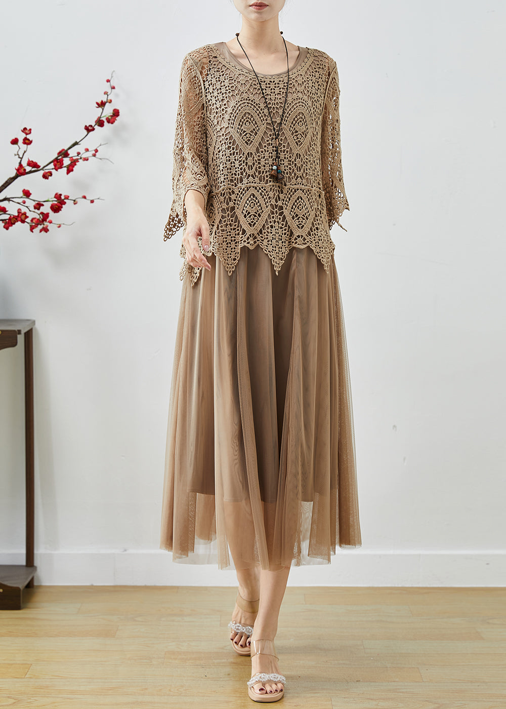 Beautifully Finished Dress in a Timeless Design