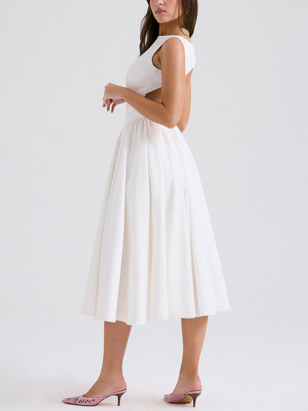 Effortlessly Elegant Dress with a Timeless Design