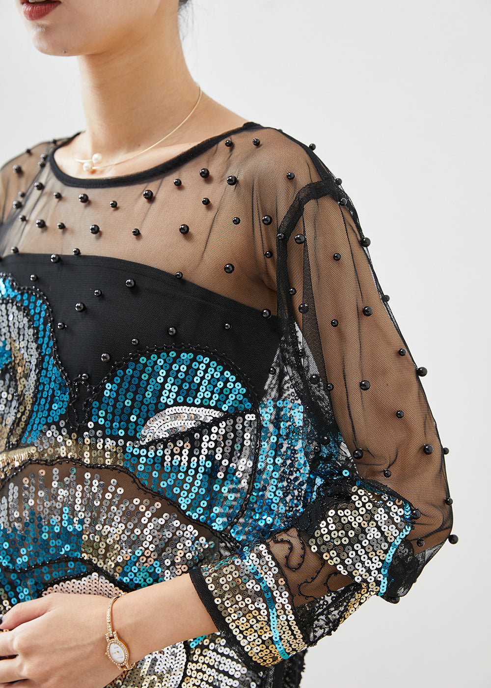Classic Vintage Blouse with a Flattering Fit