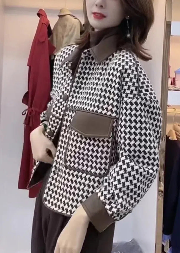Well Tailored Coat with a Graceful Silhouette