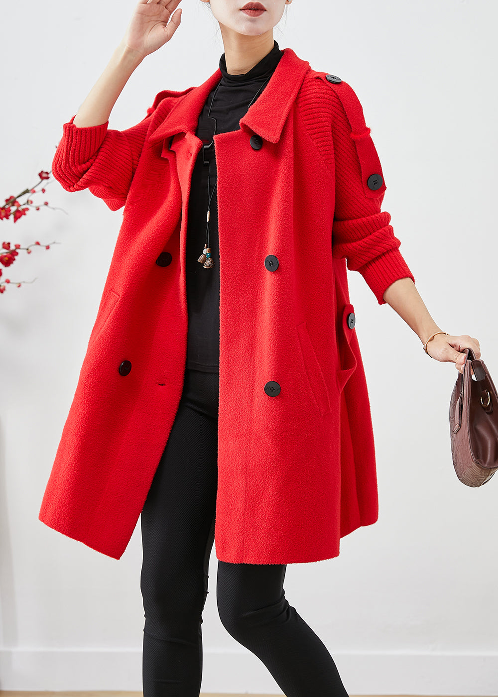 Well Tailored Coat with a Graceful Silhouette
