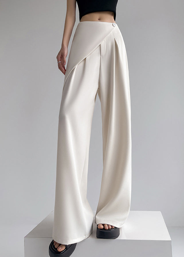 Effortlessly Elegant Pants with a Timeless Design