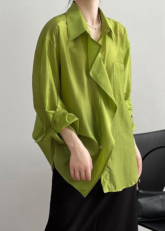 Classic Vintage Shirt with a Flattering Fit