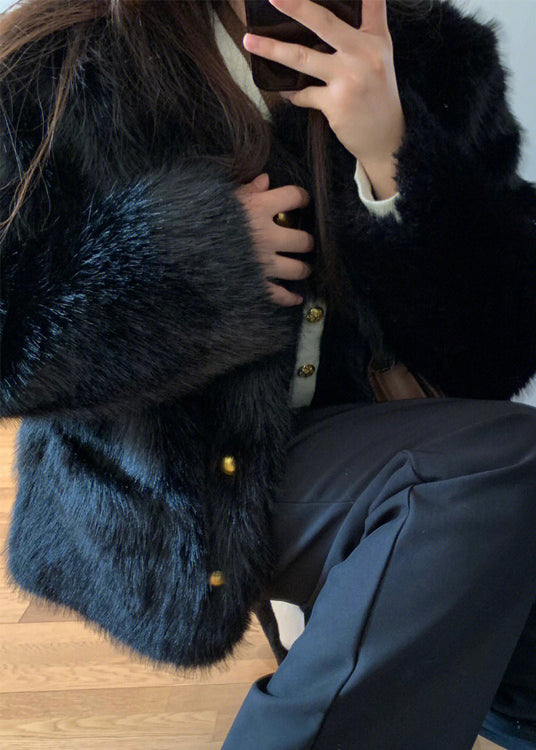Elegantly Styled Coat for Everyday Wear