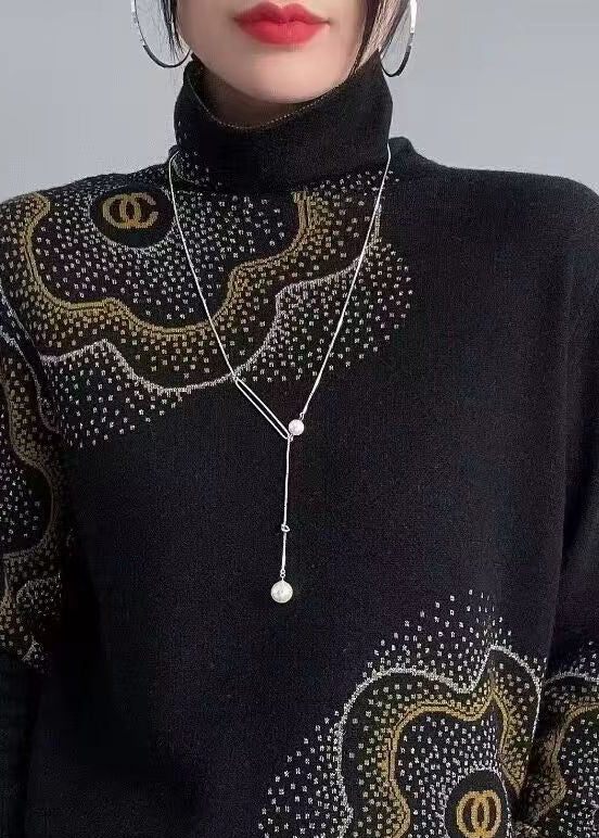 Effortlessly Elegant Sweater with a Timeless Design