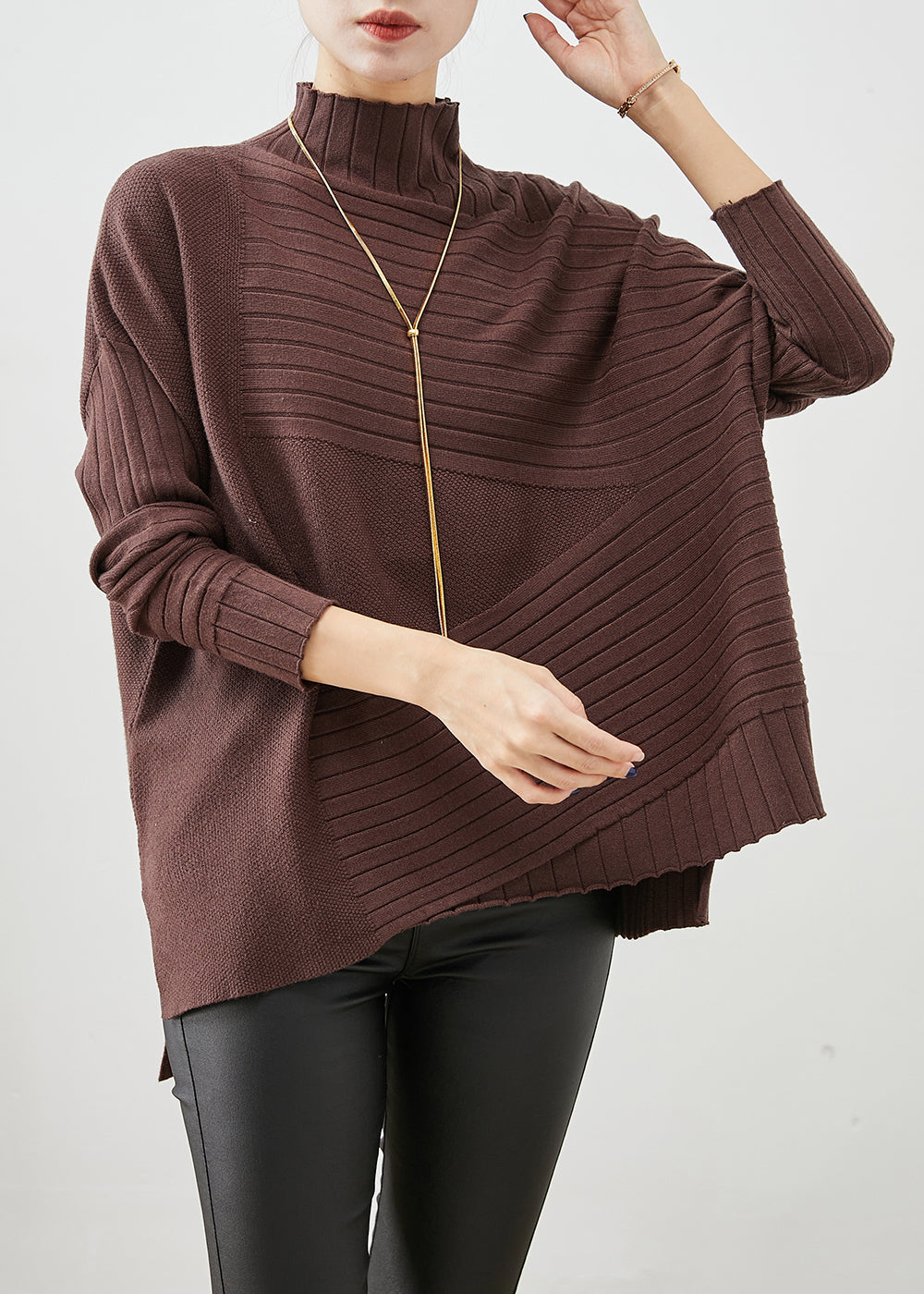 Well Tailored Sweater with a Graceful Silhouette