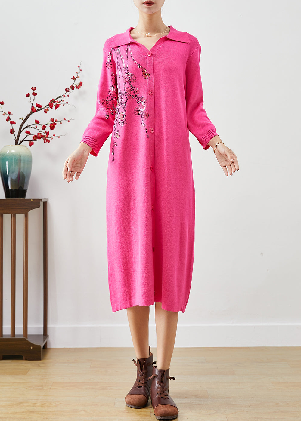 Well Tailored Dress with a Graceful Silhouette