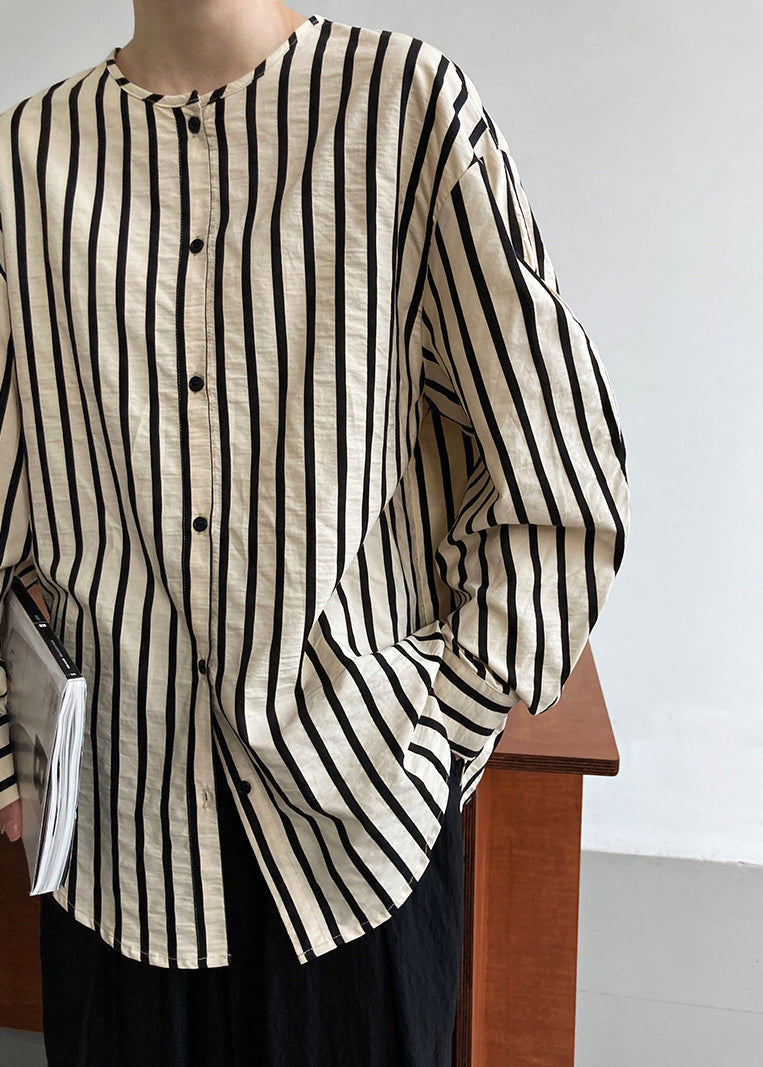 Classic Vintage Shirt with a Flattering Fit