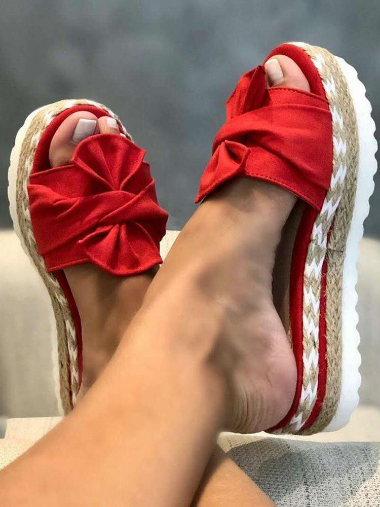 Graceful Orthopedic Sandals for Modern Look