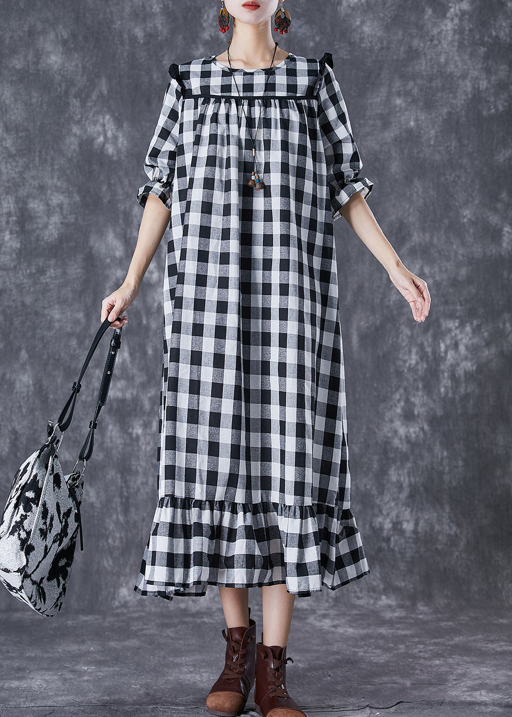 Beautifully Finished Dress in a Timeless Design