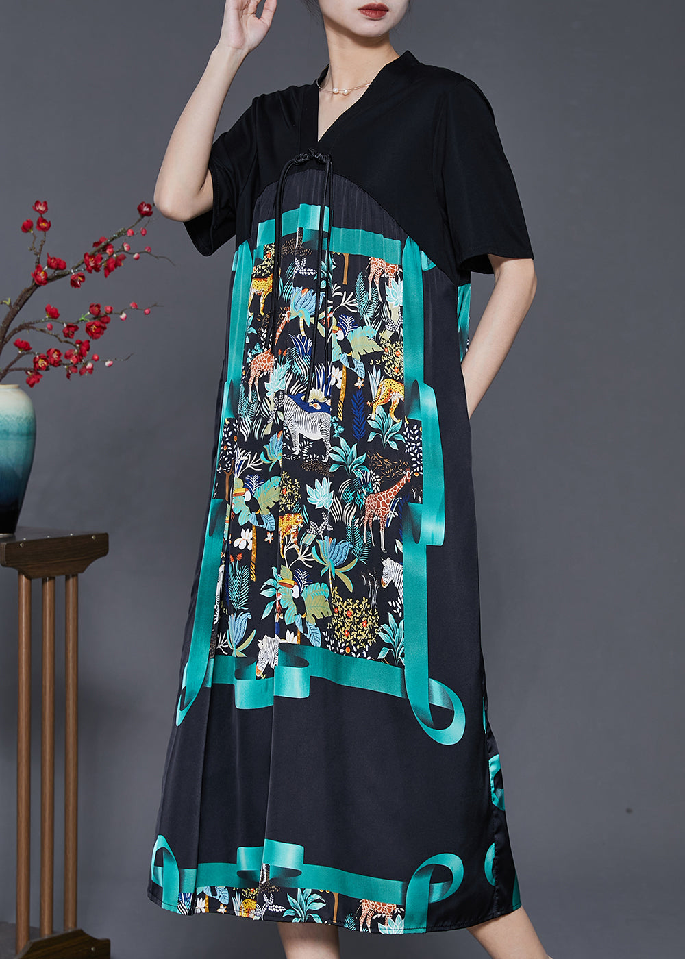 Classic Vintage Dress with a Flattering Fit