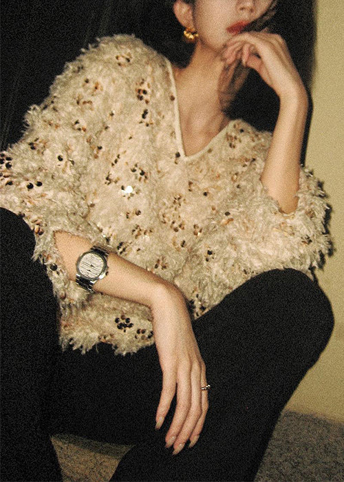 Effortlessly Elegant Sweater with a Timeless Design