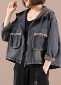 Well Tailored Coat with a Graceful Silhouette