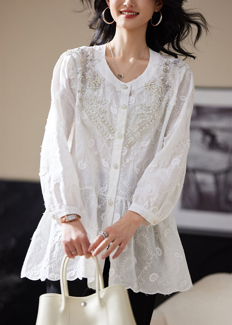 Classic Vintage Blouse with a Flattering Fit