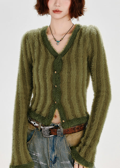Beautifully Crafted Cardigan in a Classic Style