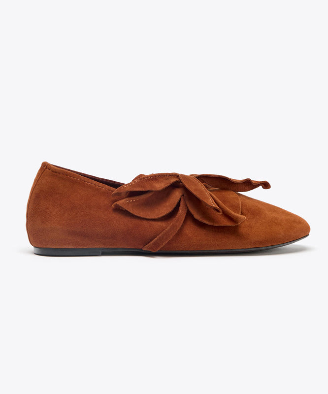 Chic Orthopedic Flats with Unique Design