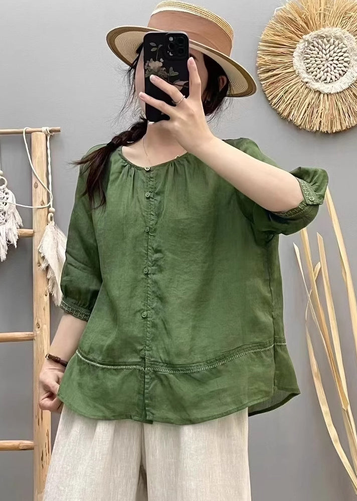 Well Tailored Shirt with a Graceful Silhouette