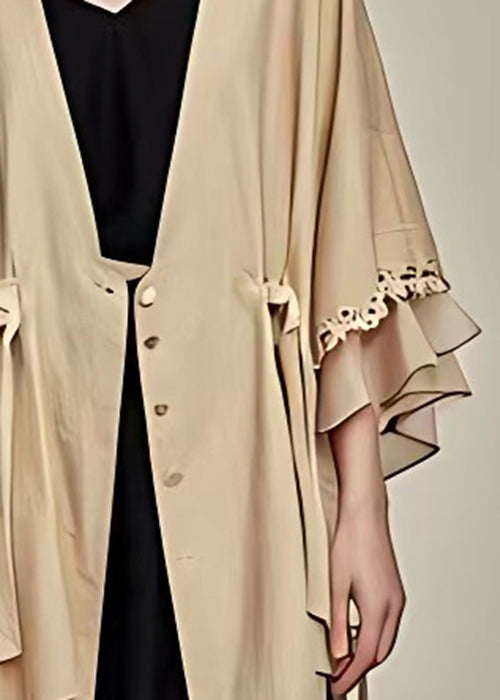 Well Tailored Coat with a Graceful Silhouette