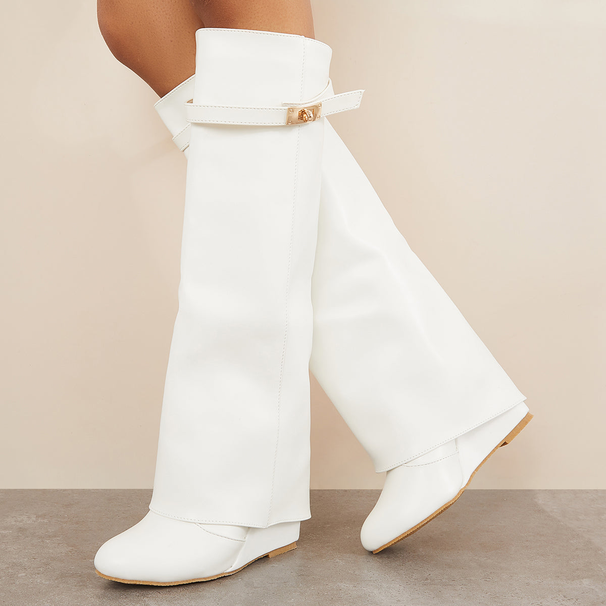 Graceful Orthopedic Boots for Modern Look