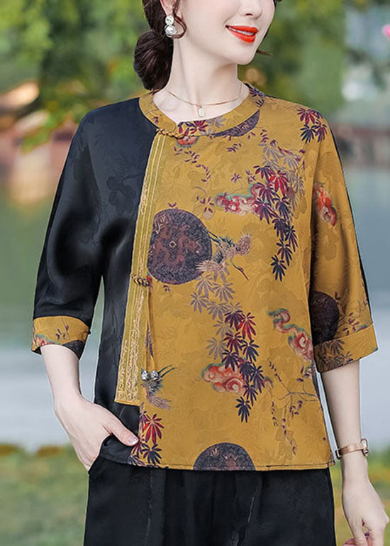 Classic Vintage Top with a Flattering Fit