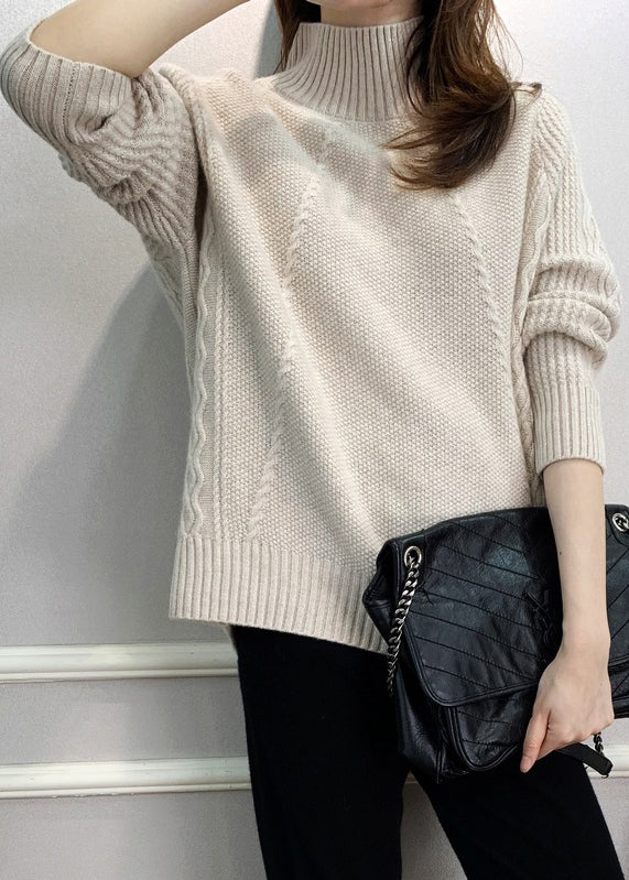 Well Tailored Sweater with a Graceful Silhouette